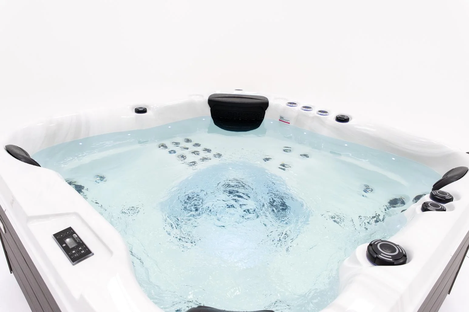 Spa Happy — vue intérieure du spa rempli