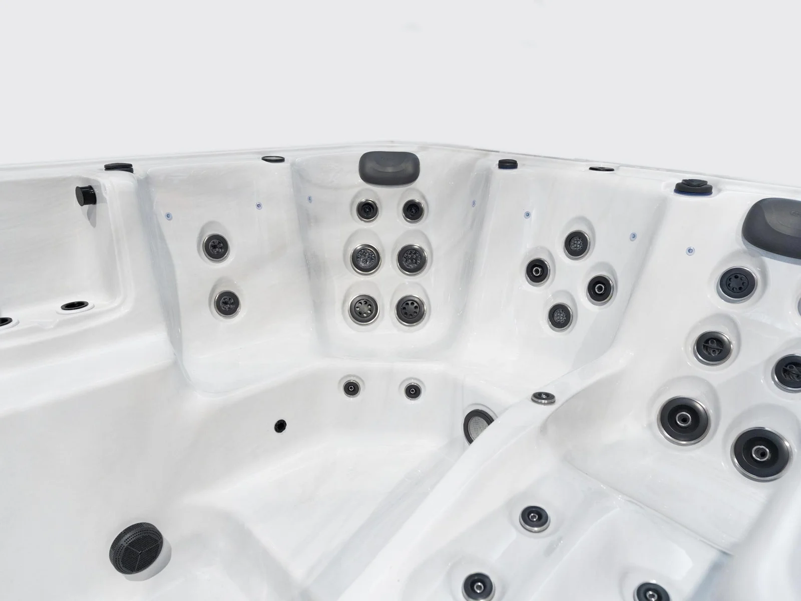 Spa de nage Titan — photo officielle 9