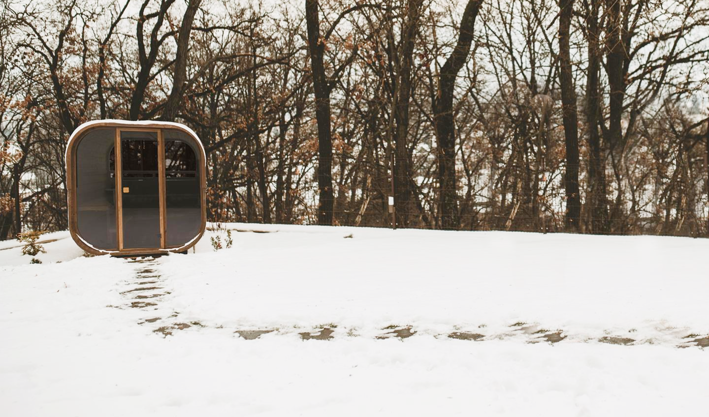 Cube-Sauna-mockup_No-People-Copy (1) 1 Sauna-cube